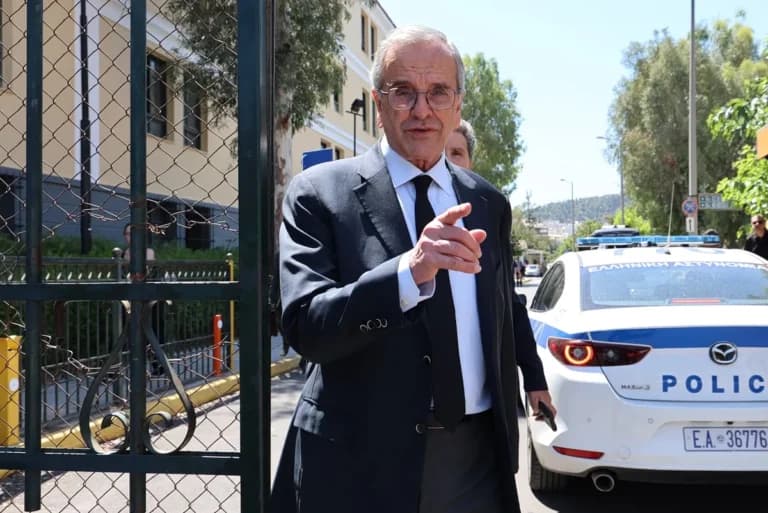 Ο Σαμαράς επιτίθεται στη Μιχαηλίδου για την ελληνική οικογένεια