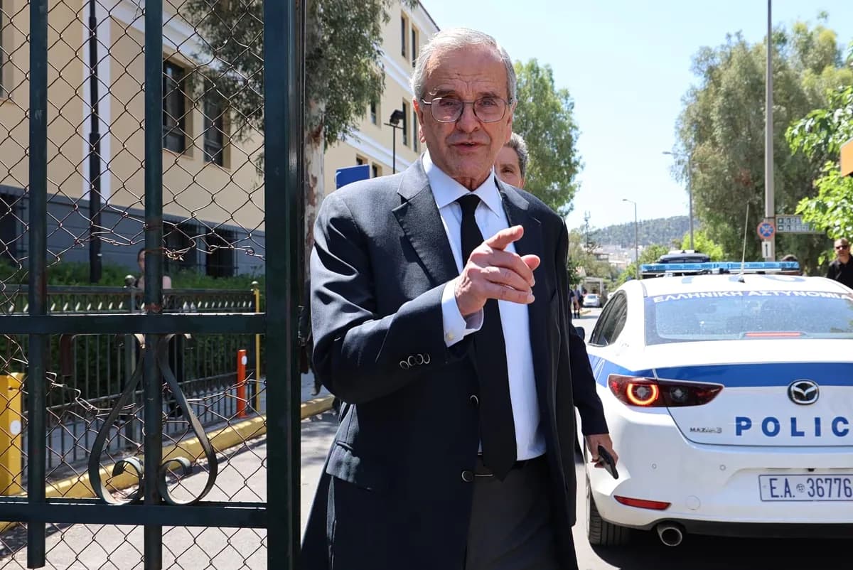 Ο Σαμαράς επιτίθεται στη Μιχαηλίδου για την ελληνική οικογένεια