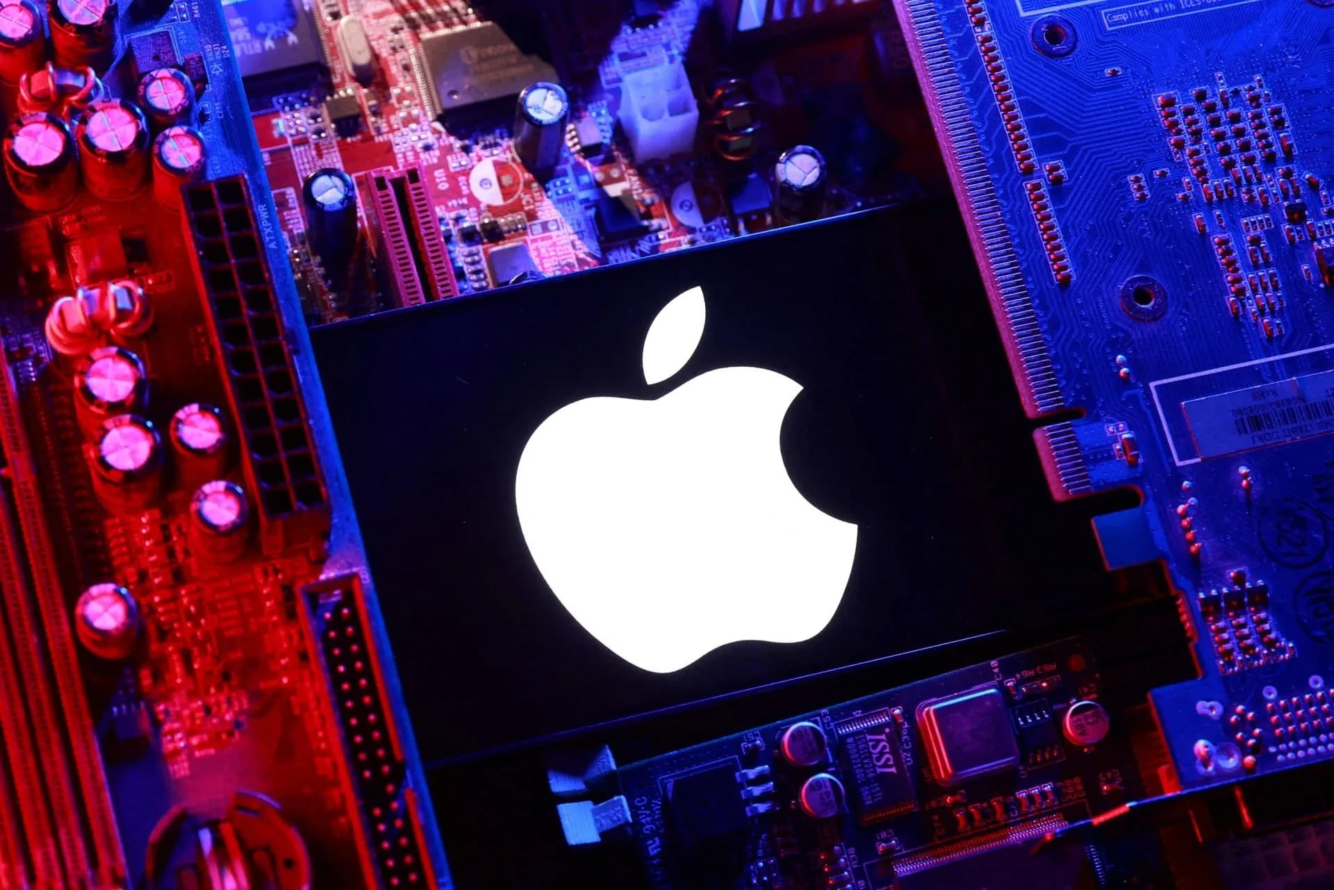 Η πτώση μετοχών της Apple διαγράφει 360 δισ. δολάρια