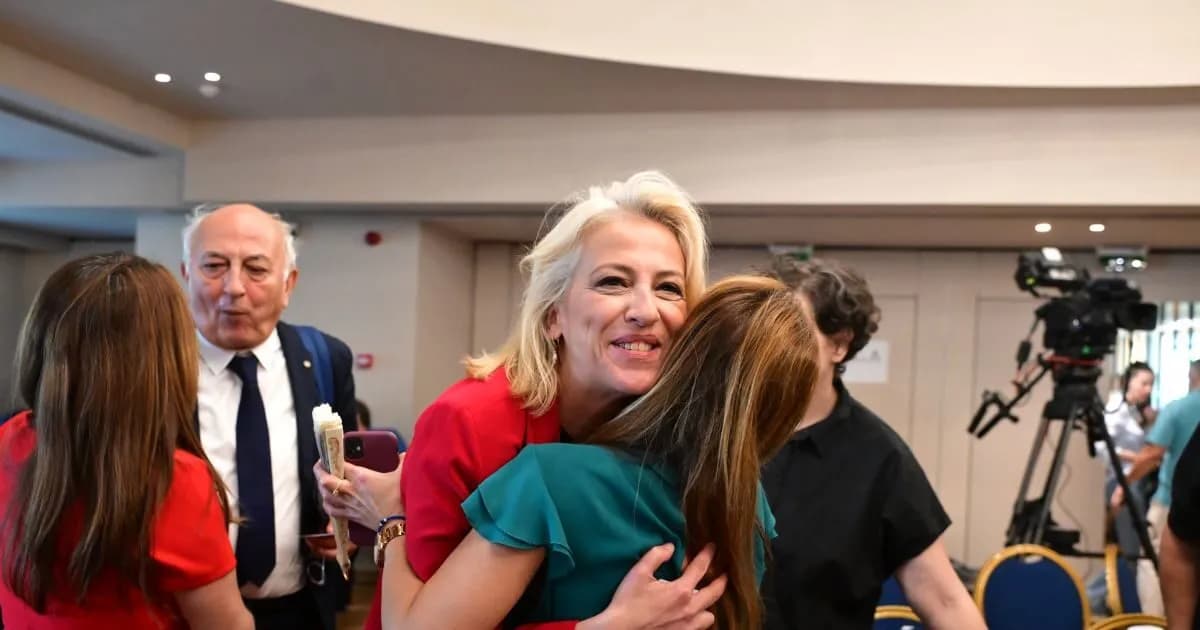 Η Ρένα Δούρου νέα πρόεδρος της Κοινοβουλευτικής Ομάδας ΣΥΡΙΖΑ