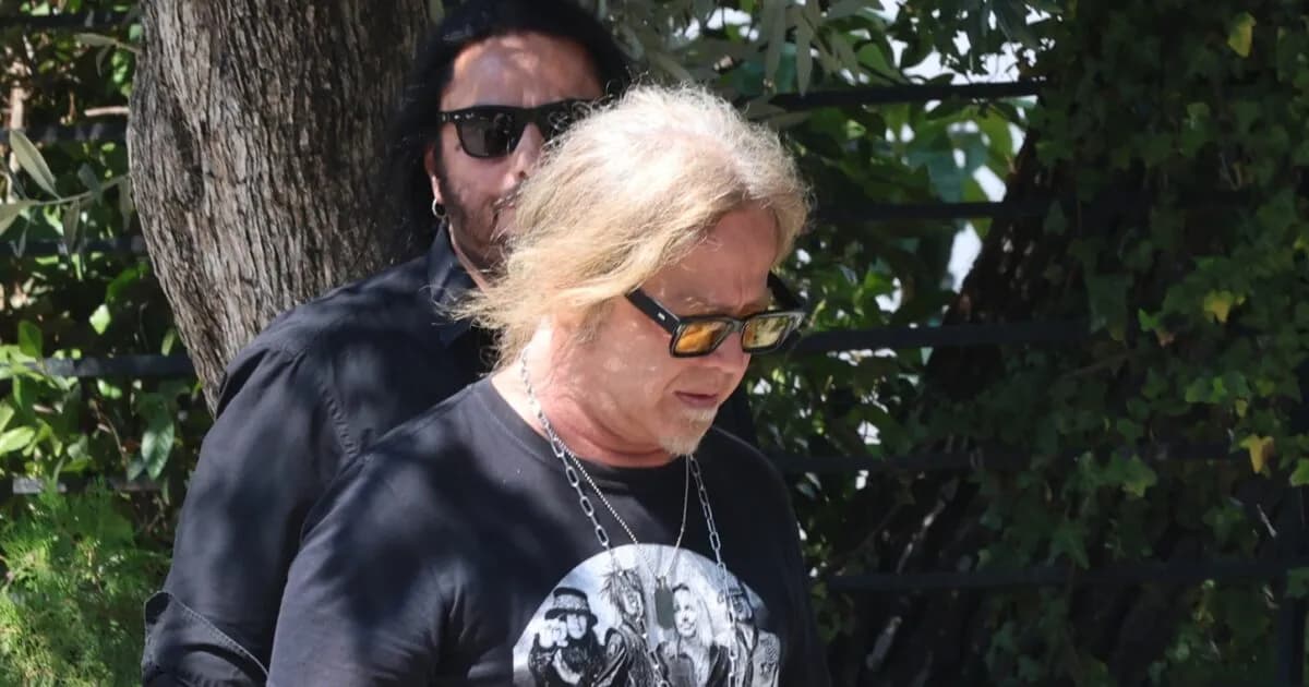Η κηδεία του Λορέντζο Καριέρε: Οδύνη και συγκίνηση
