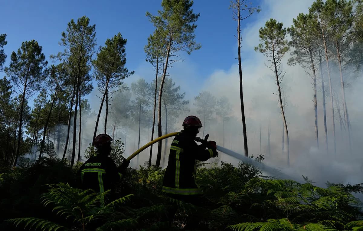 Η Γαλλία άρει την εκκένωση μετά την πυρκαγιά στη Ζιρόντ