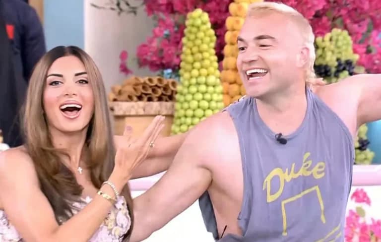 Ο Κώστας Φραγκολιάς εμφανίστηκε ξανθός στο Happy Day