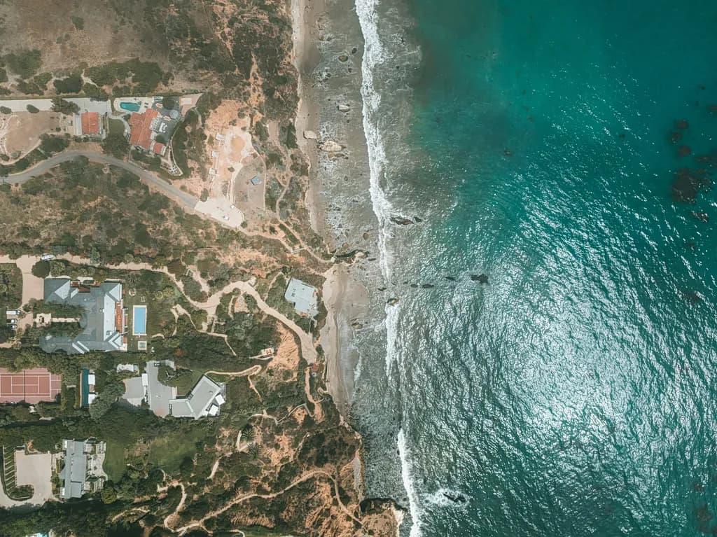 Η Τζόνι Μίτσελ πουλά έπαυλη στο Μαλιμπού για 27 εκατ.
