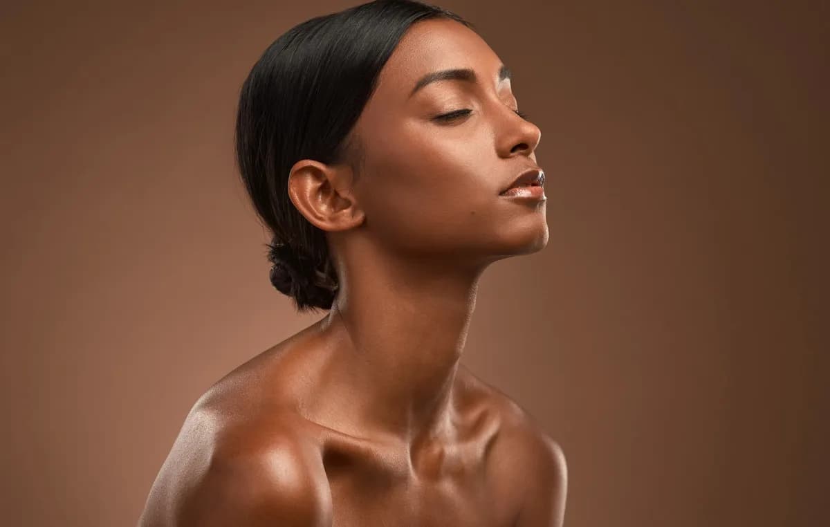 Το νέο αντηλιακό με λάμψη φέρνει το ISDIN Body Glow