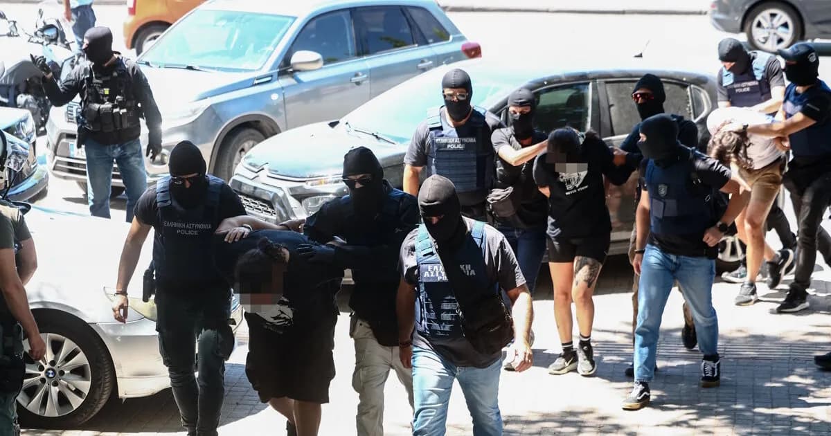 Απολογούνται οι τρεις για τη δολοφονία της Βάγιας Νέστορα