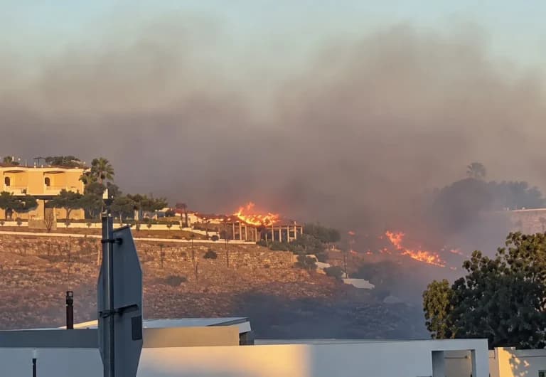 Οριοθετήθηκε η φωτιά στον Ασπρόπυργο και το Χαϊδάρι
