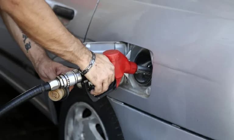 Η τιμή πετρελαίου κίνησης εκτοξεύεται σήμερα στην αντλία
