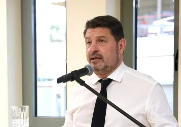 Ο Χαρδαλιάς παρουσιάζει τον απολογισμό 30 μηνών στην Αττική