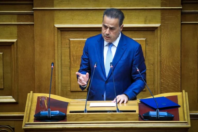 Ο Παπασταύρου κατηγορεί τον ΣΥΡΙΖΑ για το Υπερταμείο στη Βουλή