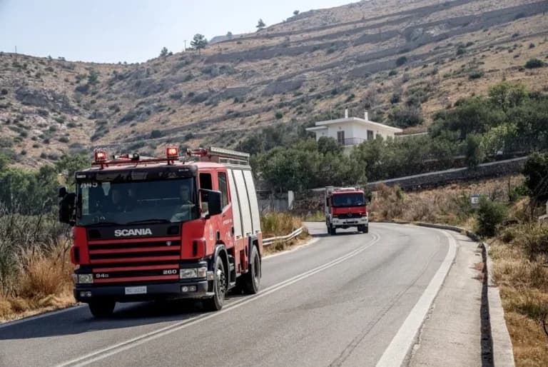 Μεγάλη φωτιά στον Βαθύλακκο Θεσσαλονίκης, επιχειρούν εναέρια
