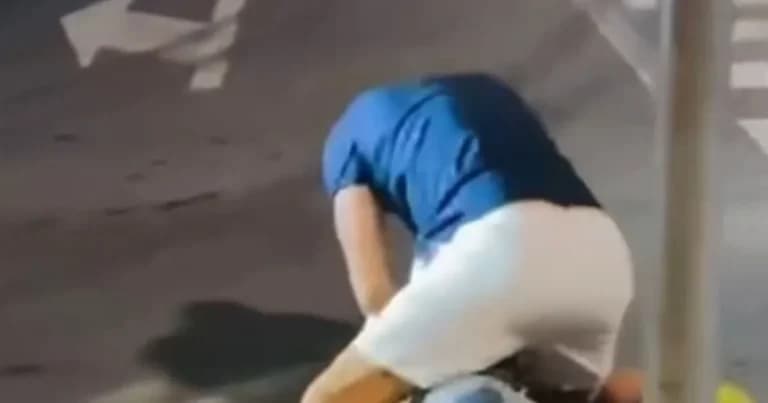 Ο Μπαρμπόνι ξυλοκόπησε μετανάστη στην Ιταλία και ανέβασε βίντεο