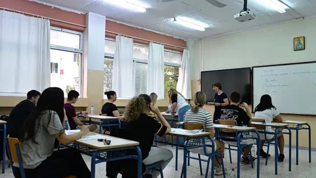 Το ΠΑΣΟΚ ζητά παραίτηση Ζαχαράκη για τις Πανελλαδικές