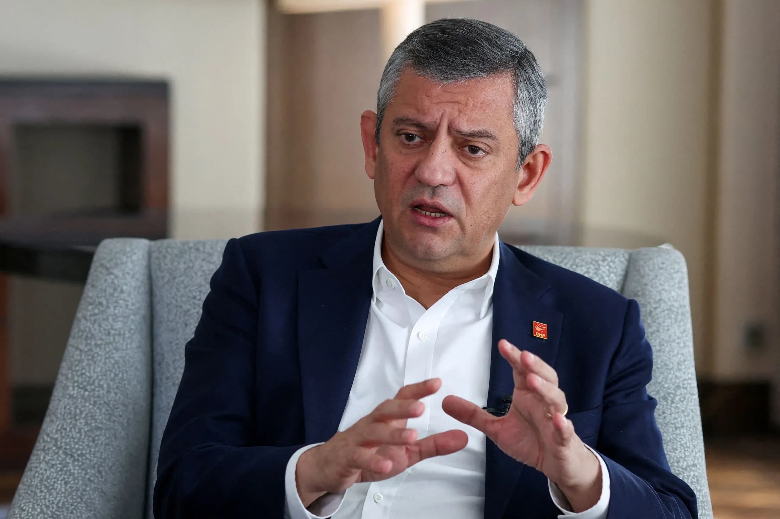 Ο Οζγκιούρ Οζέλ αποχωρεί από το CHP και ιδρύει κόμμα