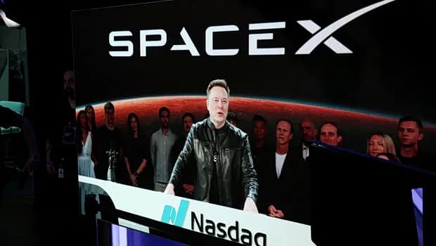 Η SpaceX ετοιμάζει φορητή συσκευή τεχνητής νοημοσύνης