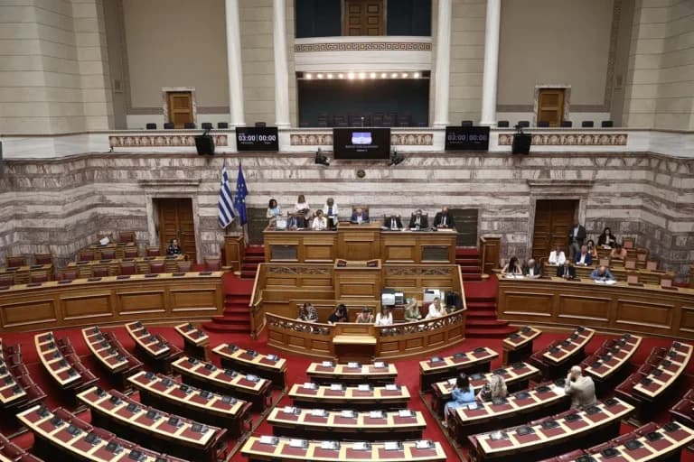 Ξεκίνησε στη Βουλή η συζήτηση για την αναθεώρηση του Συντάγματος