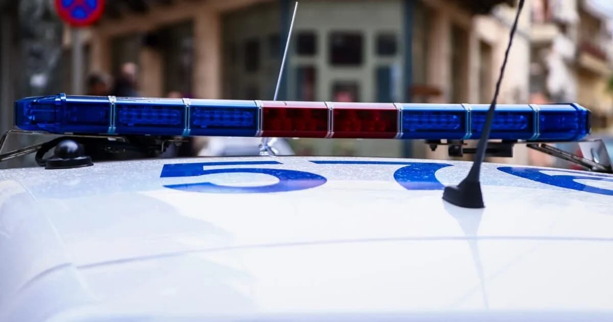 Χειροπέδες σε συμμορίες που εξαπατούσαν ηλικιωμένους