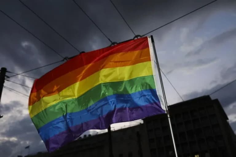 Τρανσφοβική επίθεση στη Ρόδο: Κατήγγειλε τρεις άνδρες