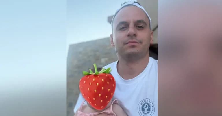 Η Κατερίνα Καινούργιου στην Πάρο με τη μικρή Ξένια