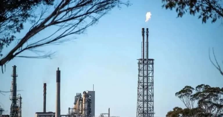 Οι τιμές πετρελαίου υποχωρούν παρά τη γεωπολιτική ένταση
