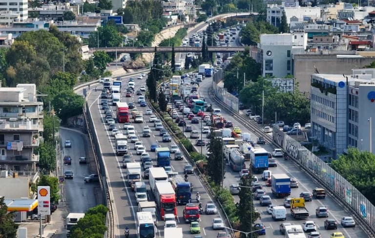 Αυξημένη η κίνηση στην Αττική: Μποτιλιάρισμα στον Κηφισό