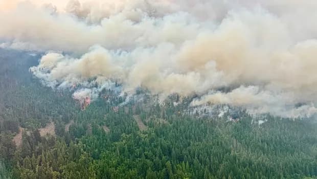 Ο Καναδάς εκκενώνει κοινότητα 600 κατοίκων λόγω πυρκαγιών