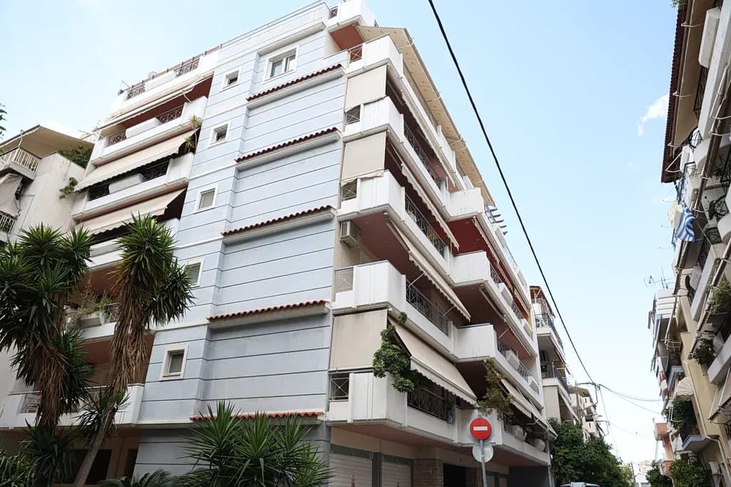 Τραγωδία στον Πειραιά: Νεκροί δύο νέοι σε γκαράζ πολυκατοικίας