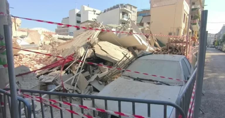 Η κατάρρευση στα Πετράλωνα: Η αγωνία των ενοίκων συνεχίζεται