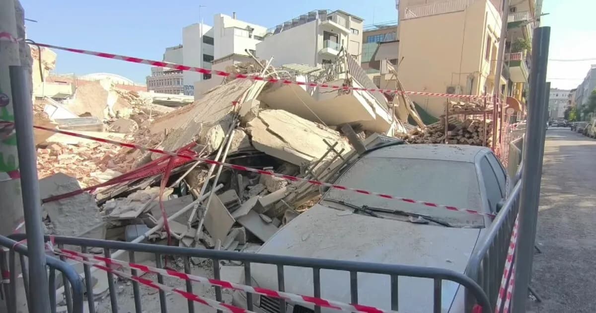 Η κατάρρευση στα Πετράλωνα: Η αγωνία των ενοίκων συνεχίζεται