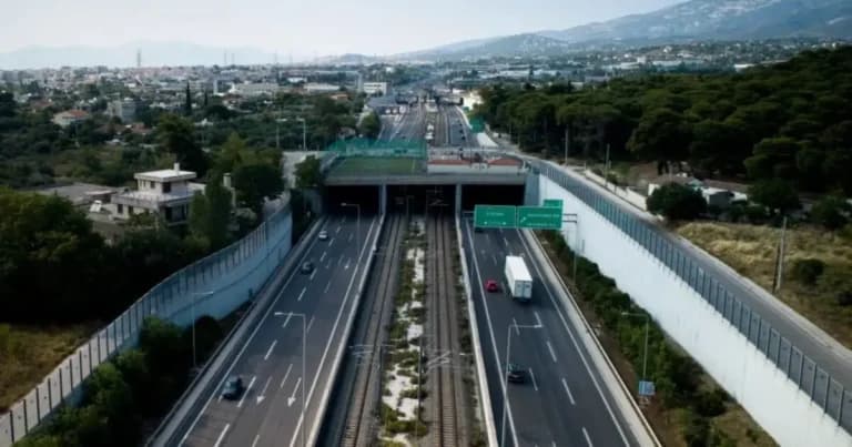 Κλειστή η Αττική Οδός προς Λαμία στον κόμβο Μεταμόρφωσης