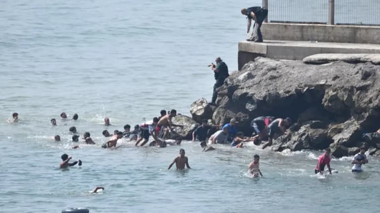 Η Θέουτα σε κρίση: Εννέα νεκροί, στρατός από Σάντσεθ