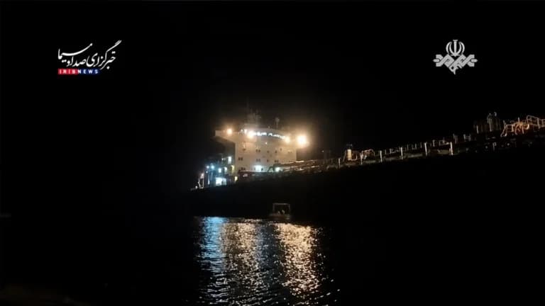 Το Ιράν πλήττει πλοίο με σημαία Κύπρου στα Στενά του Ορμούζ