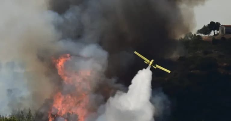 Μεγάλη επιχείρηση κατά φωτιάς στο Σουφλί Έβρου κοντά στη Δαδιά