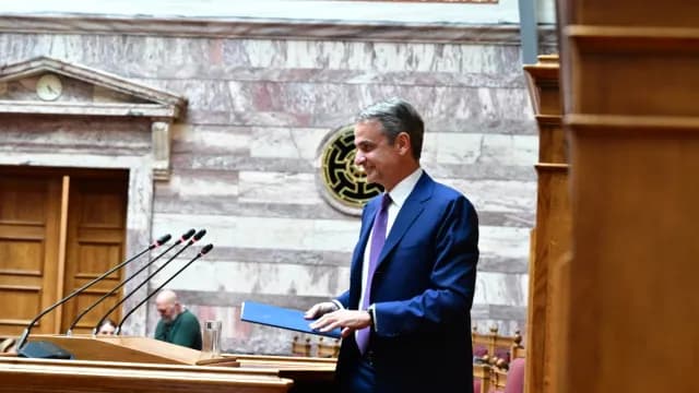 Ο Μητσοτάκης παραλληλίζει τη ΝΔ με την Ισπανία ενόψει εκλογών