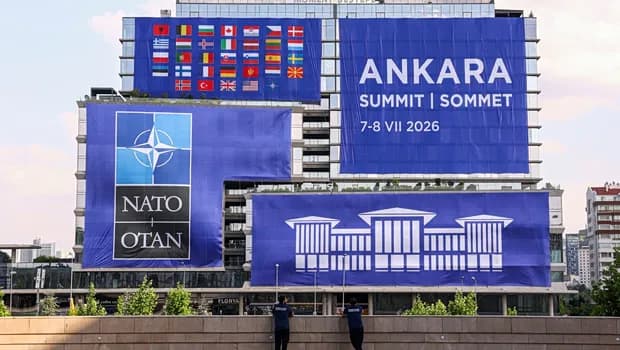 Ο Τραμπ «τρίζει τα δόντια» στη Σύνοδο Κορυφής ΝΑΤΟ