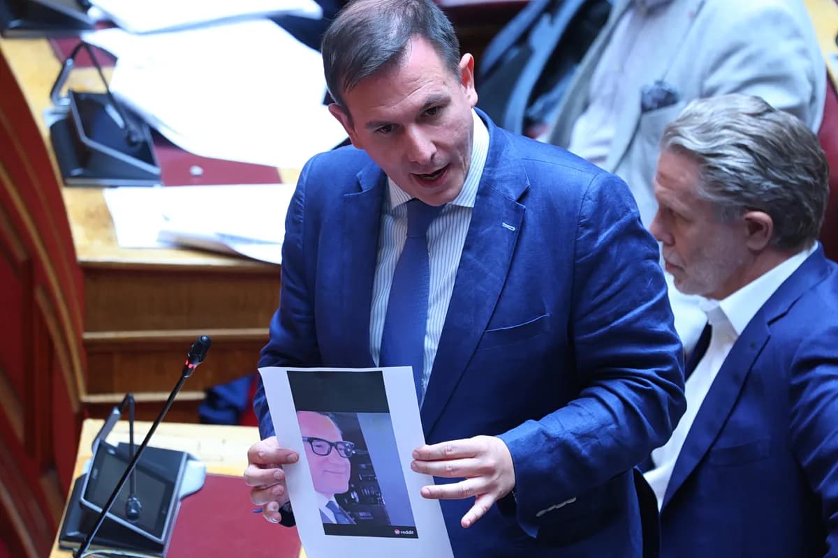 Ο Γεωργιάδης απαντά για τα «έξυπνα» γυαλιά στη Λήμνο