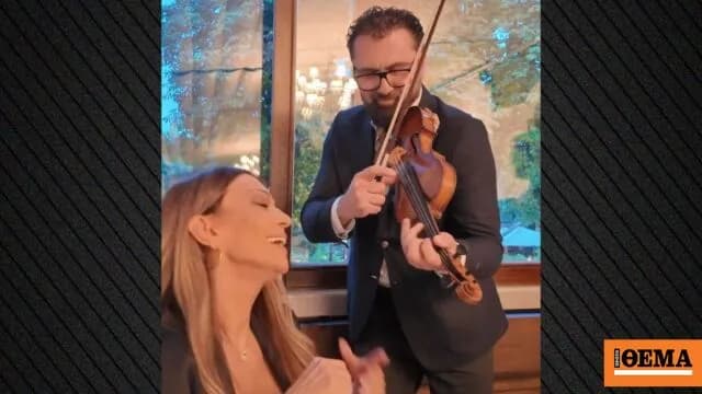 Η Έλλη Κοκκίνου βρήκε έκπληξη σε εστιατόριο στη Ρουμανία