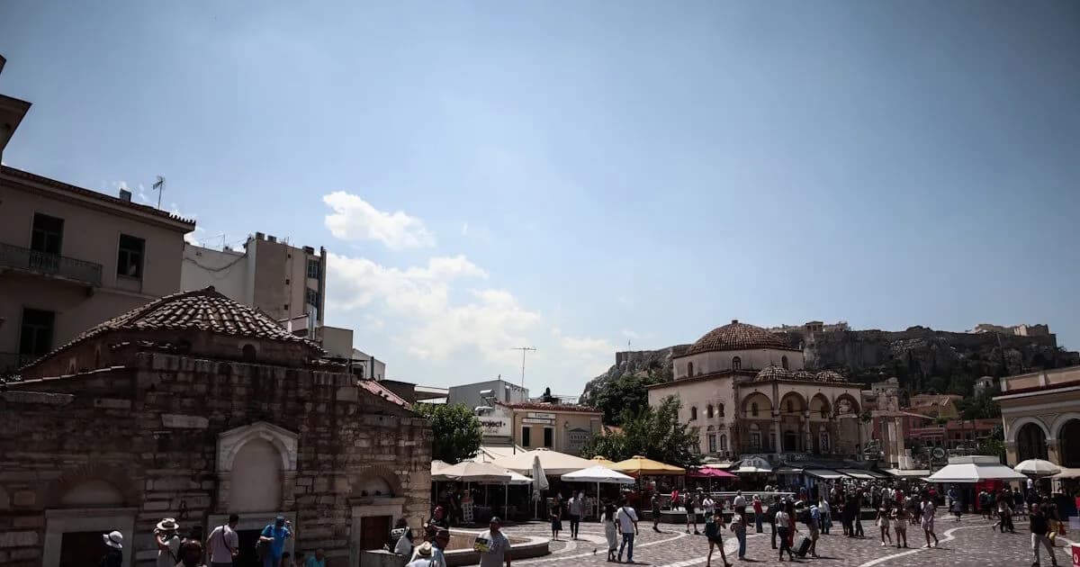 Ο συναγερμός στο Μοναστηράκι για ύποπτη βαλίτσα στην Ερμού
