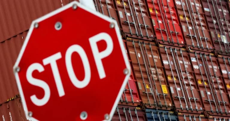 Ο Τραμπ επιβάλλει νέους δασμούς σε 60 εμπορικούς εταίρους