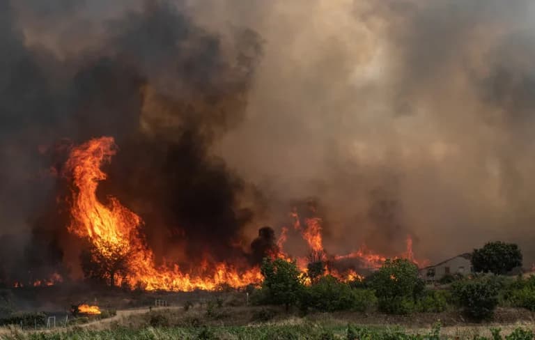 Η πυρκαγιά στην Ισπανία μαίνεται ανεξέλεγκτη κοντά στη Μαδρίτη