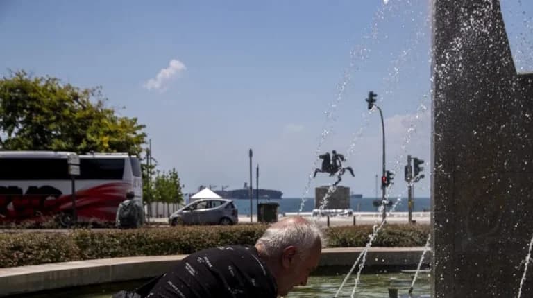 Καύσωνας: Ο Τουρνάς συγκαλεί ξανά την Επιτροπή Κινδύνου