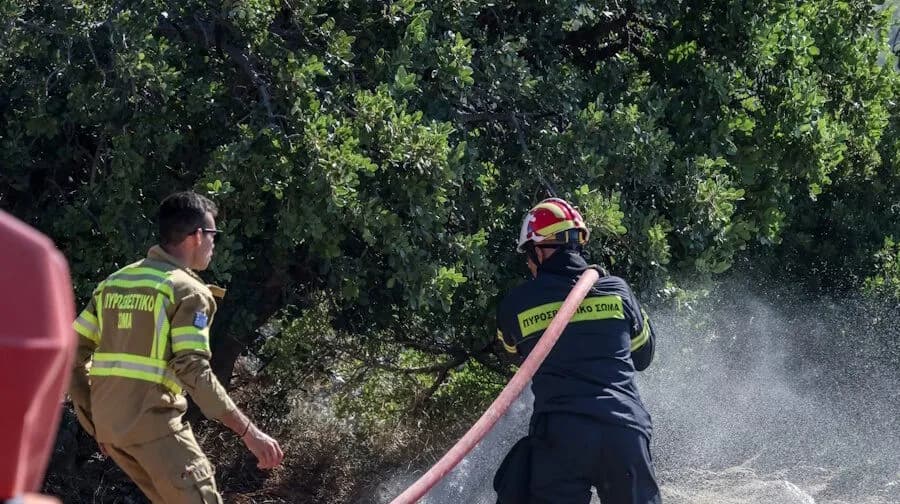 Μάχη με τις φλόγες σε Πάρο, Άνδρο και Κάλυμνο