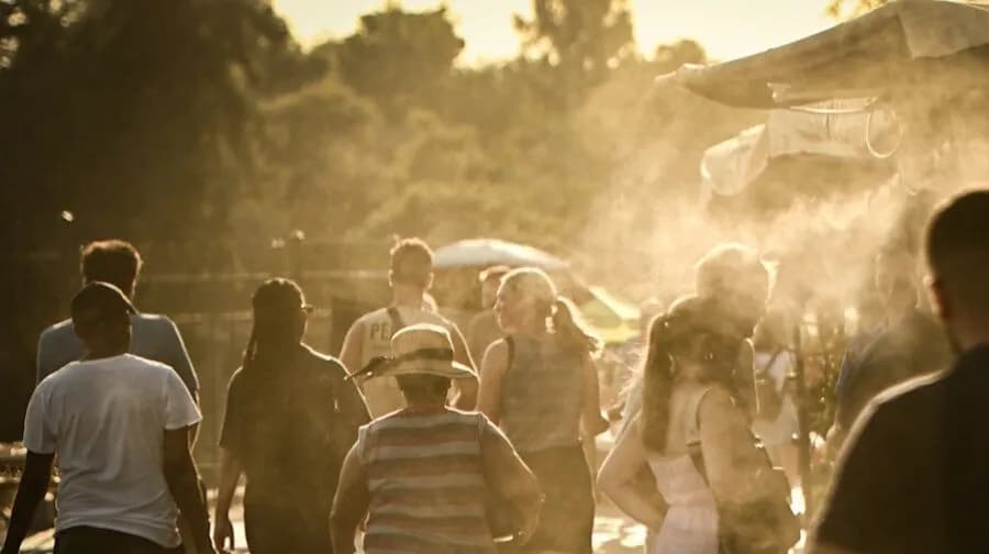 Η Ελλάδα «φλέγεται»: Έως 40°C και αφρικανική σκόνη