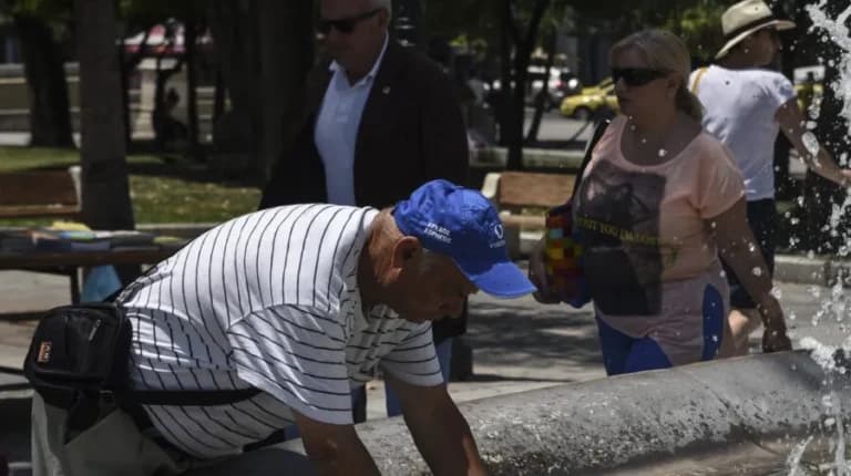 Ο καύσωνας κορυφώνεται: κόκκινος συναγερμός για φωτιά