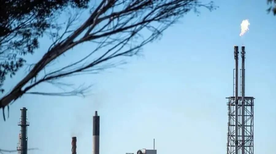 Εκτόξευση τιμών πετρελαίου λόγω κρίσης στο Ιράν