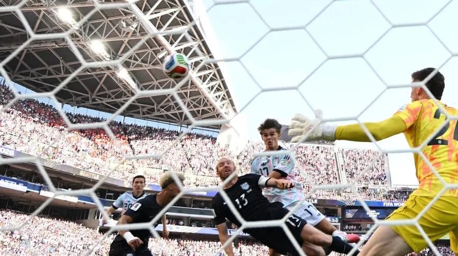 Το Βέλγιο προηγείται 2-1 των ΗΠΑ στο Σιάτλ