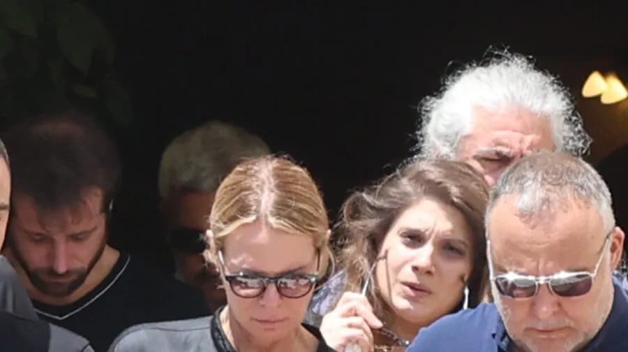 Ραγίζει καρδιές ο επικήδειος του Λορέντζο Καριέρε