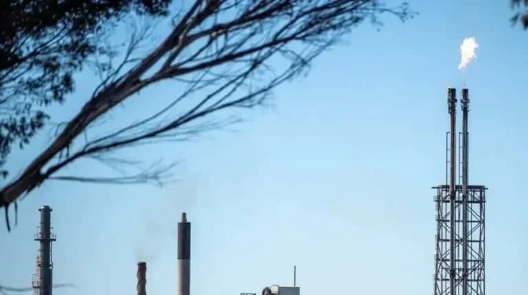 Πετρέλαιο: Στα 100 δολάρια το βαρέλι λόγω Ιράν
