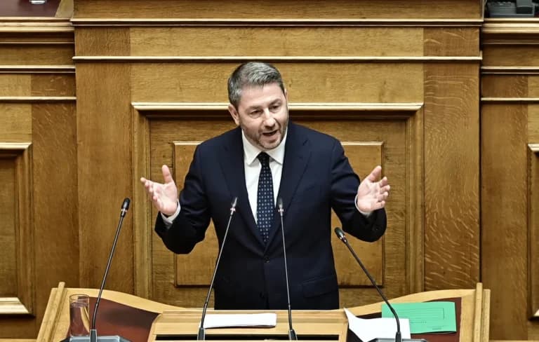 Η Συνταγματική Αναθεώρηση Κλείνει Χωρίς Συναίνεση
