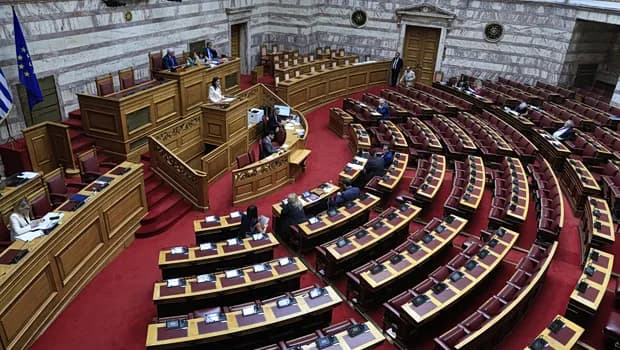 Η Βουλή καταδικάζει την εμπρηστική επίθεση στη Θεσσαλονίκη